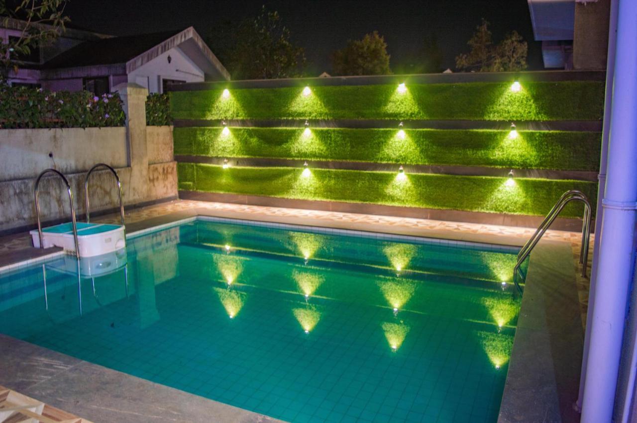 Shivam Villa - Luxury Resort In Лонавала Екстериор снимка